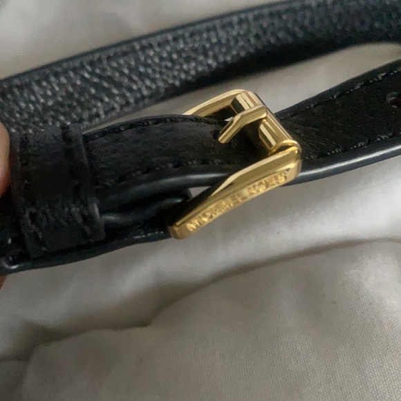 Michael Kors Crossbody - Picture 4 of 10